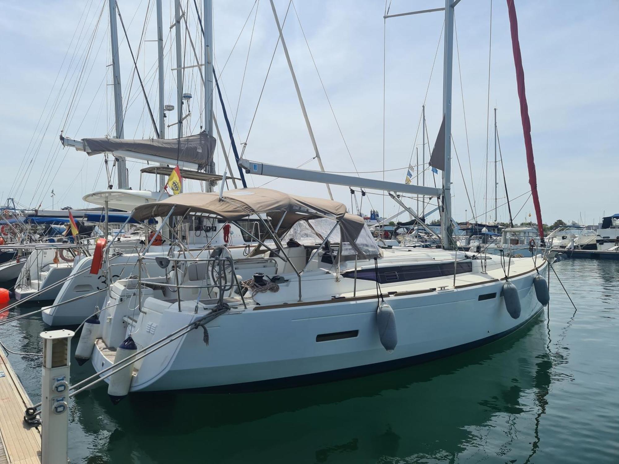 Sleep Aboard A Modern Sailboat In Oeiras Hotel Exterior foto