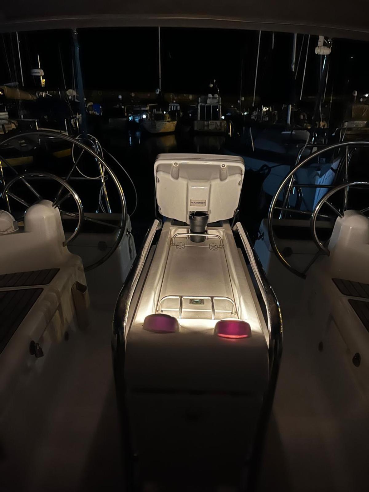 Sleep Aboard A Modern Sailboat In Oeiras Hotel Exterior foto